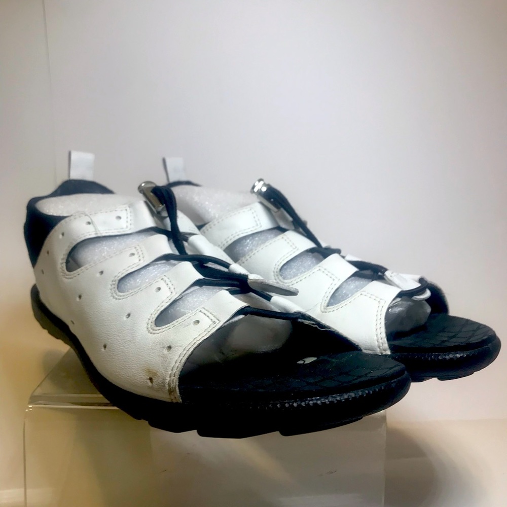 NWOB Ecco Sandals White Leather Top Lace sz40/9-9.5
MEDIUM WIDTH